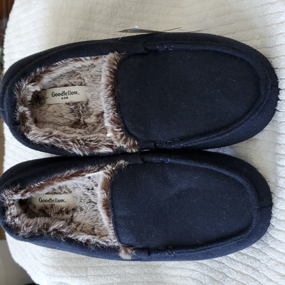 GOODFELLOW NAVY BLUE SLIPPERS SIZE SMALL 7/8